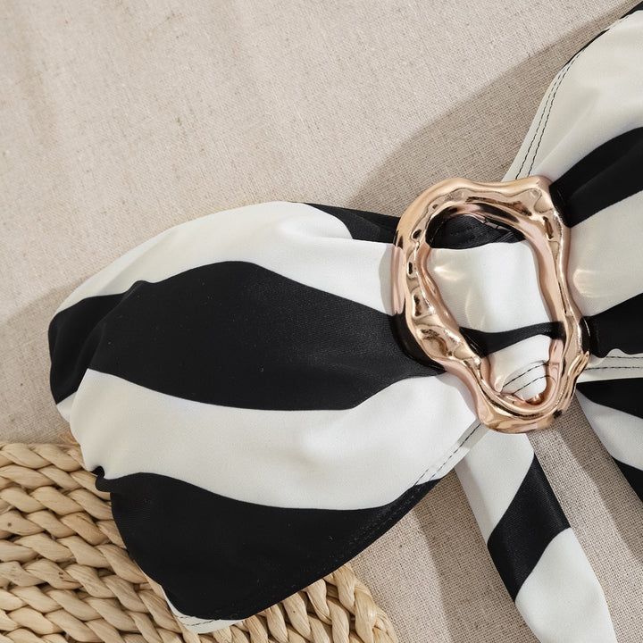 Damen Bandeau-Bikini mit modischem Schnallen-Detail und asymmetrischem Schnitt Echo Archiv