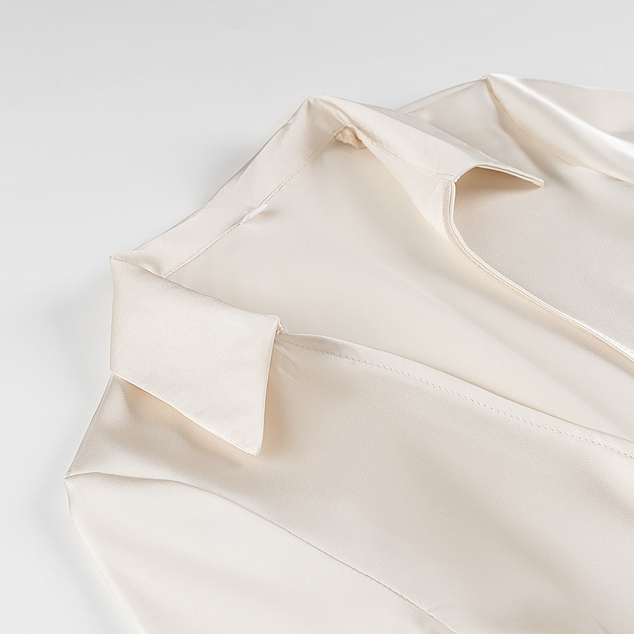 Damen Leichte Hemdbluse mit tiefem V-Ausschnitt und Doppelbindeschnüren Echoarchiv