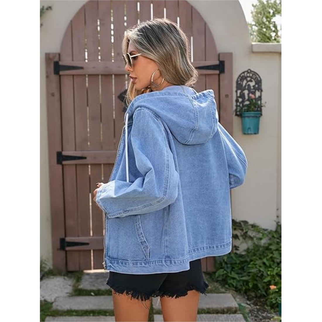 Damen Jeansjacke mit Kapuze, Reißverschluss und Oversize-Schnitt Echo Archiv