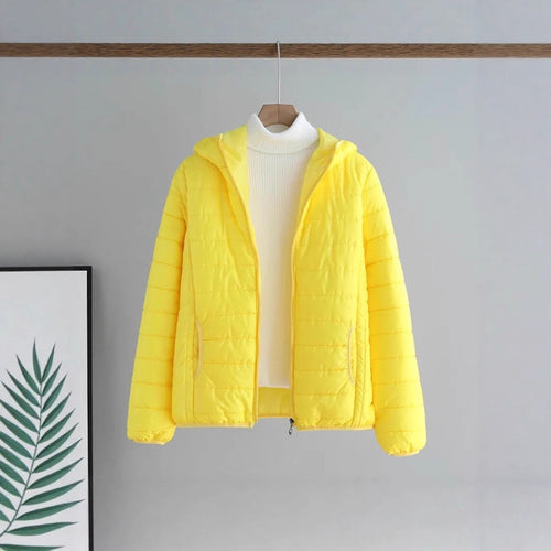 Damen leichte gesteppte Kapuzenjacke mit Thermoisolierung – Célinea