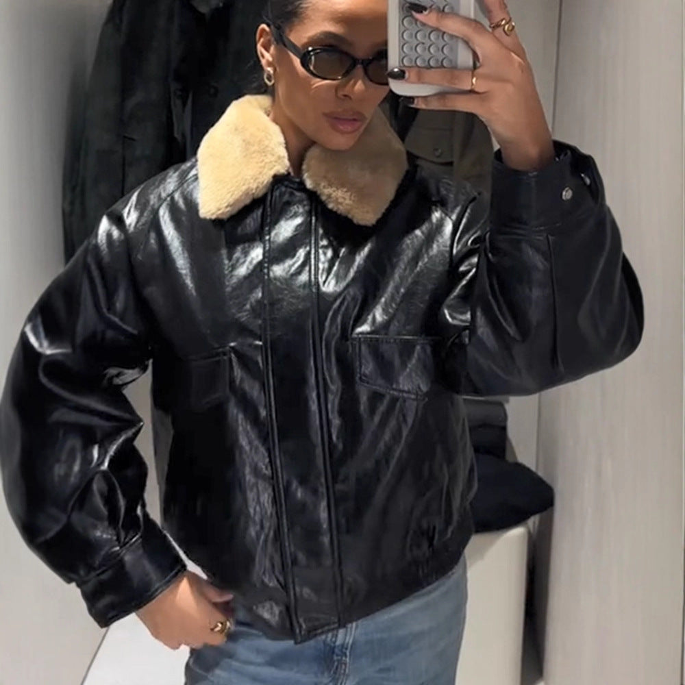 Damen Glänzende Oversize Lederimitat-Bomberjacke mit voluminösem Kunstfellkragen Echoarchiv
