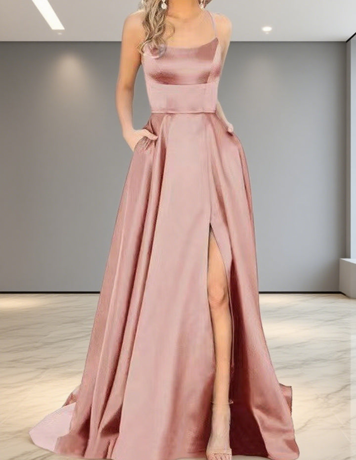 Damen Elegantes Abendkleid mit seitlichem Schlitz und schmalen Spaghetti-Trägern Echo Archiv