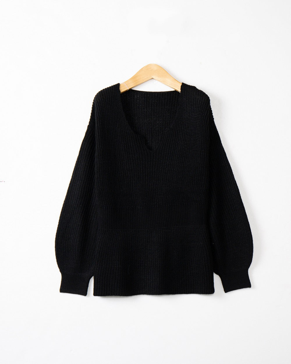 Damen Lockerer Feinstrick-Pullover mit V-Notch-Ausschnitt, Tailliertem Rippbund und Ballonärmeln Echo Archiv