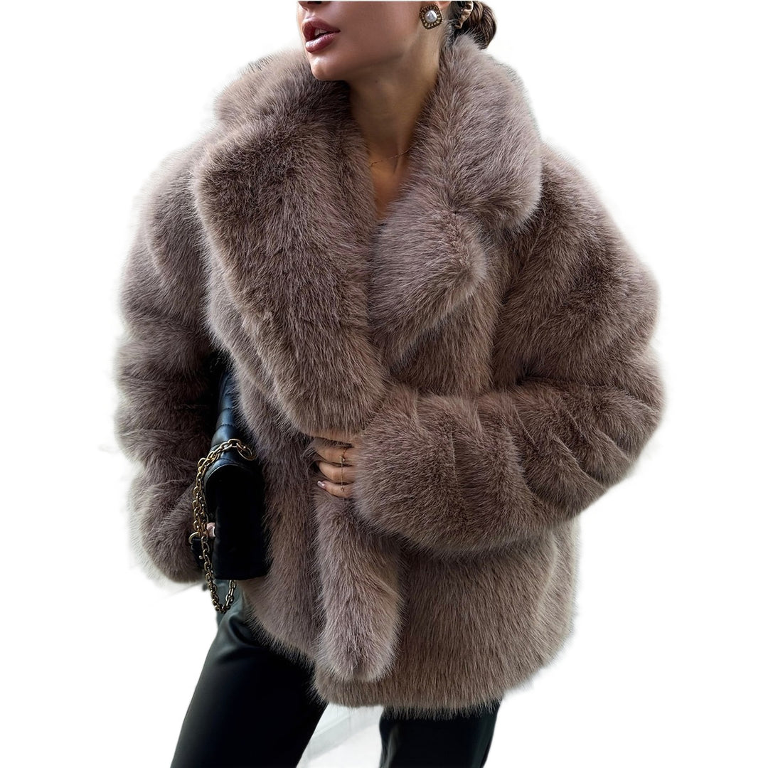Damen Luxuriöse kurze Kunstpelzjacke mit breitem Schalkragen Echo Archiv