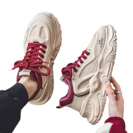 Damen klobige Plateausneaker mit perforiertem Obermaterial gepolstertem Knöchelkragen und griffiger Wellenlaufsohle Echo Archiv