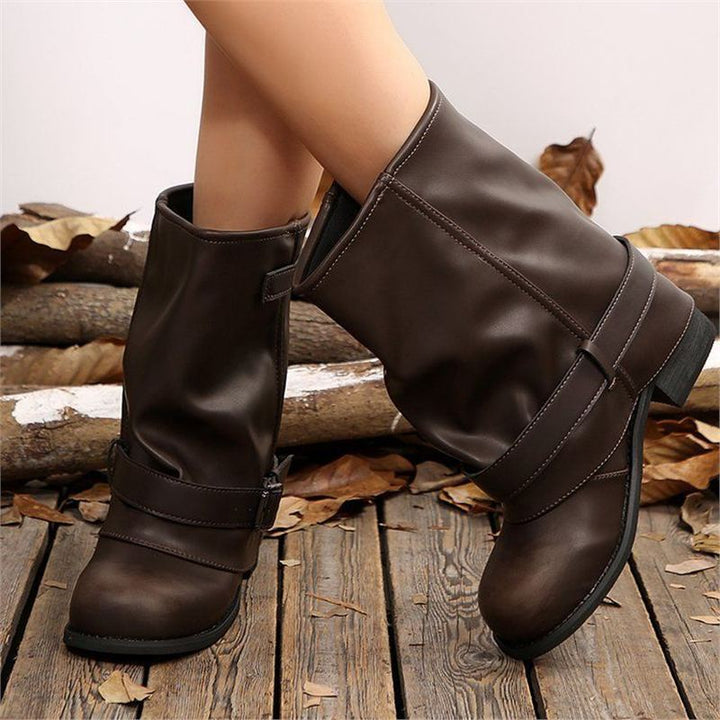Damen Biker-Stiefel mit lässig geschlagenem Schaft, Schnallenriemen und niedrigem Blockabsatz – Lioré