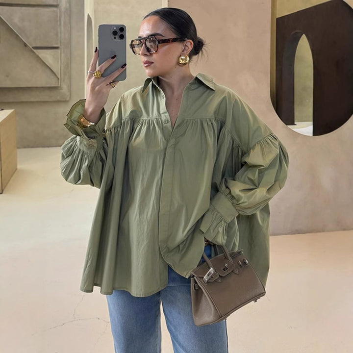 Damen nan oversized Tunika-Bluse mit verdeckter Knopfleiste, geraffter Passe und Volantmanschette Echo Archiv