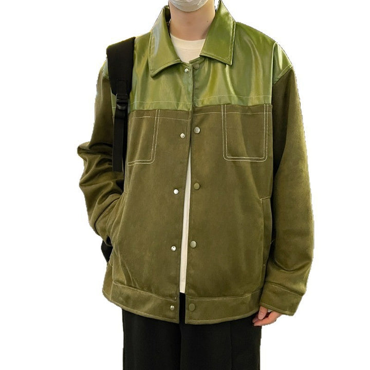Herren Overshirt aus Veloursleder mit glänzendem Schulterbesatz und lässigem Schnitt Echoarchiv