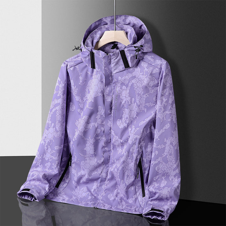 Herren Leichte technische Regenjacke mit Kapuze und dezenter Camouflage‑Textur – Taviero