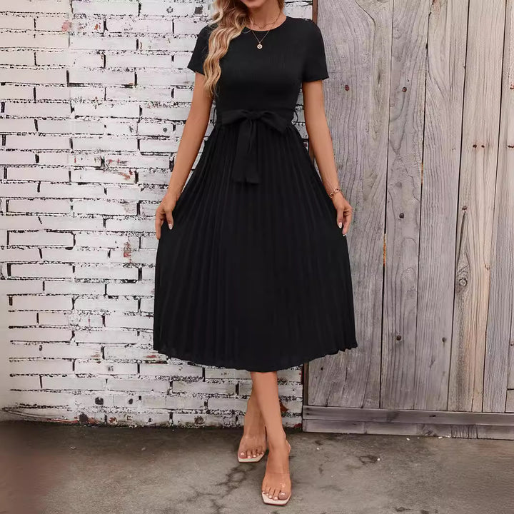 Damen Elegantes Midikleid mit tailliertem Design und schwingendem Rock Echo Archiv