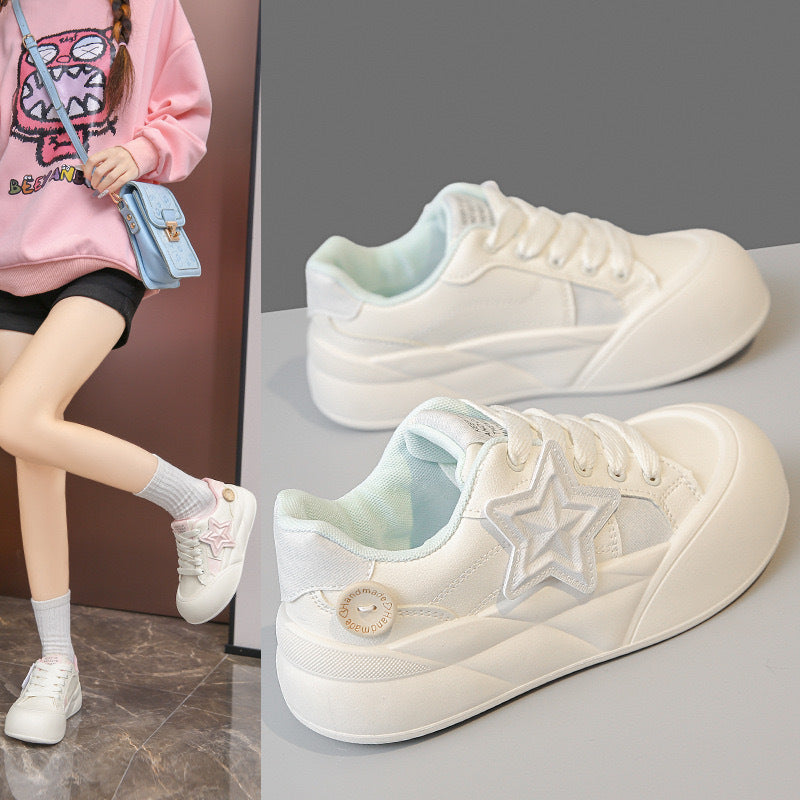 Damen Sneakers mit leichtem Profil und trendy Sternen-Details Echo Archiv