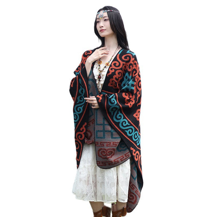 Damen Oversize-Jacquard-Umhang mit ethno-inspiriertem Ornamentmuster Echo Archiv