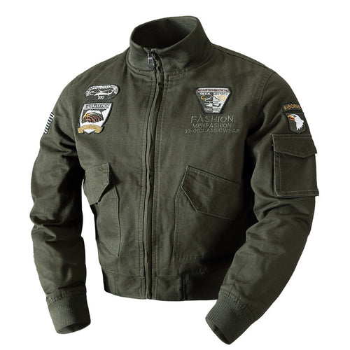 Herren nan retro-inspirierte Pilotjacke aus robustem Canvas mit gestickten Emblempatches, Multifunktionsärmeltasche und hohem Stehkragen Echo Archiv