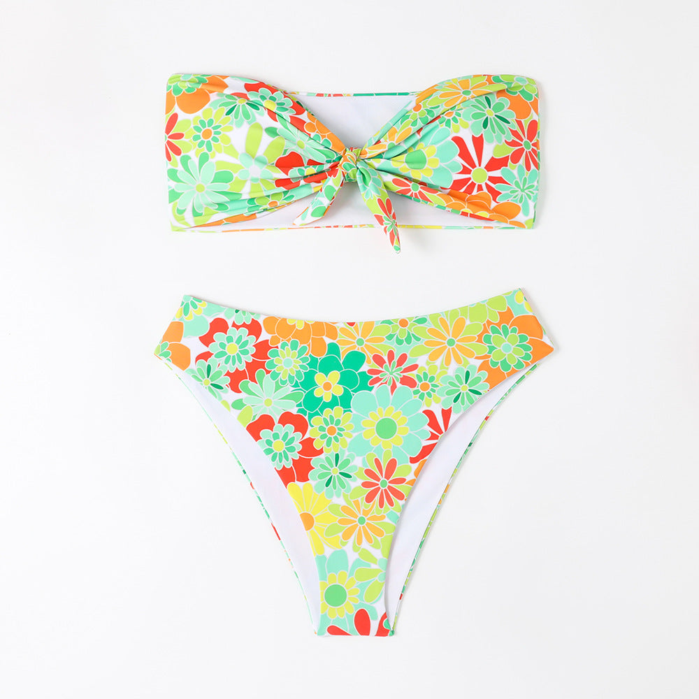 Damen Bandeau Bikini mit modischem Blumenmuster und verspieltem Knotendetail Echo Archiv