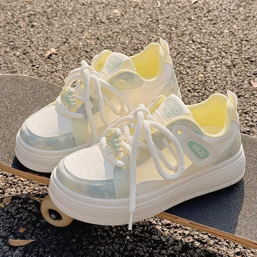 Damen Sportliche Plateau Sneakers mit atmungsaktiver Mesh-Oberfläche und modischen Details Echo Archiv