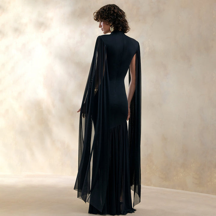 Damen Elegantes Maxikleid mit fließendem Stoff und ausgefallenen Ärmeln Echo Archiv