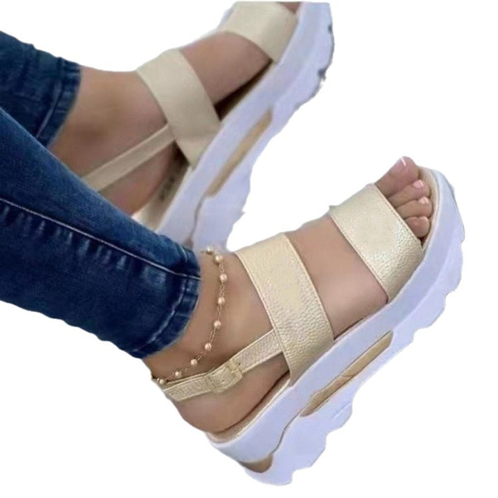 Damen Plateau‑Sandalen mit dicker Profilsohle, zwei breiten Riemen und verstellbarem Fersenriemen – Sorelia