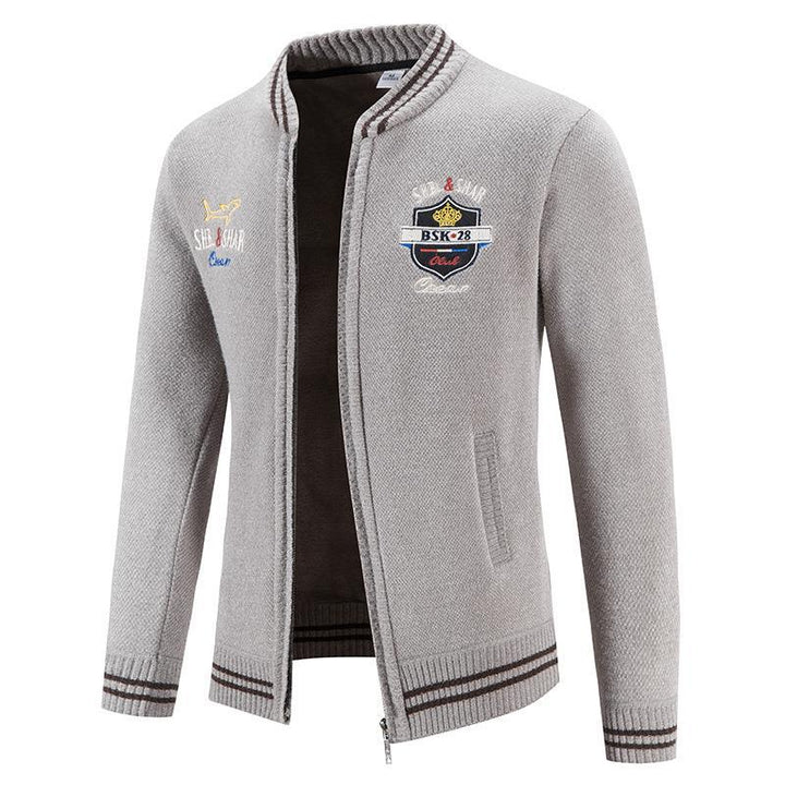Herren sportliche Strickjacke mit Stehkragen und abwechslungsreicher Stickerei Echoarchiv