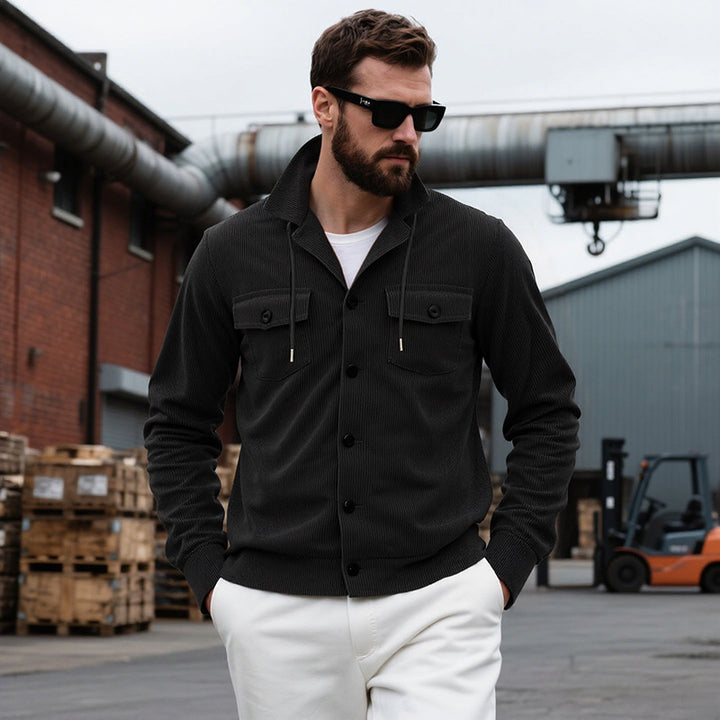 Herren lässige Strickjacke mit praktischen Brusttaschen und modernem Stehkragen Echoarchiv
