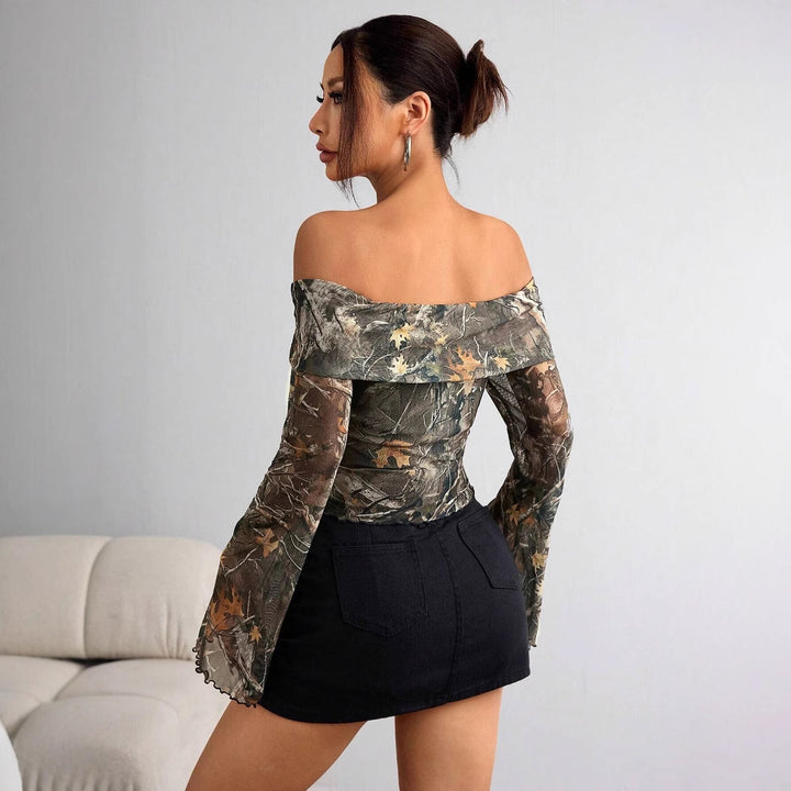 Damen nan schulterfreies Langarm-Top mit Camouflage-Blattmuster und ausgestellten Ärmeln Echo Archiv
