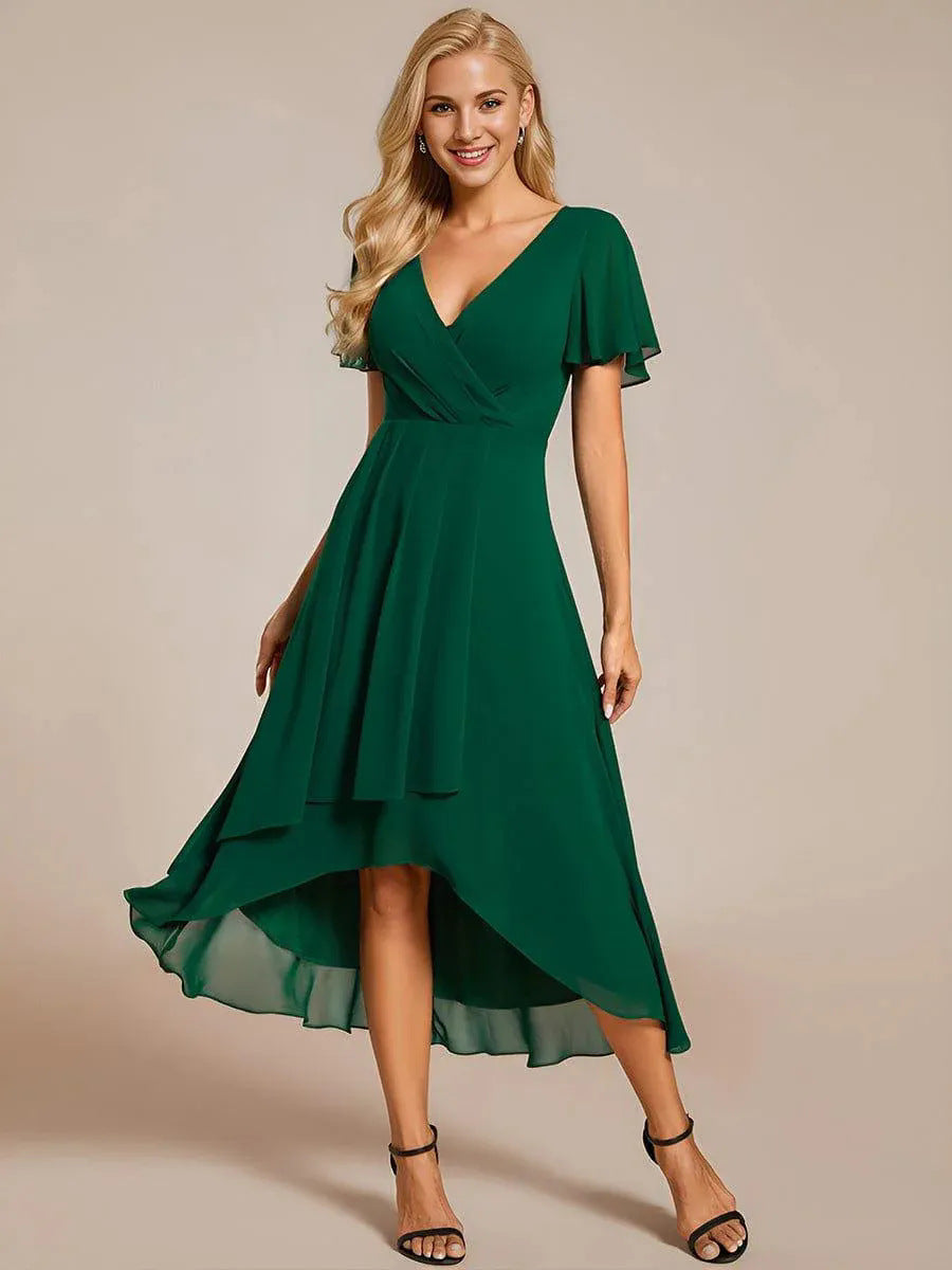 Damen elegantes Midikleid mit fließendem Stoff und asymmetrischen Ärmeln Echoarchiv