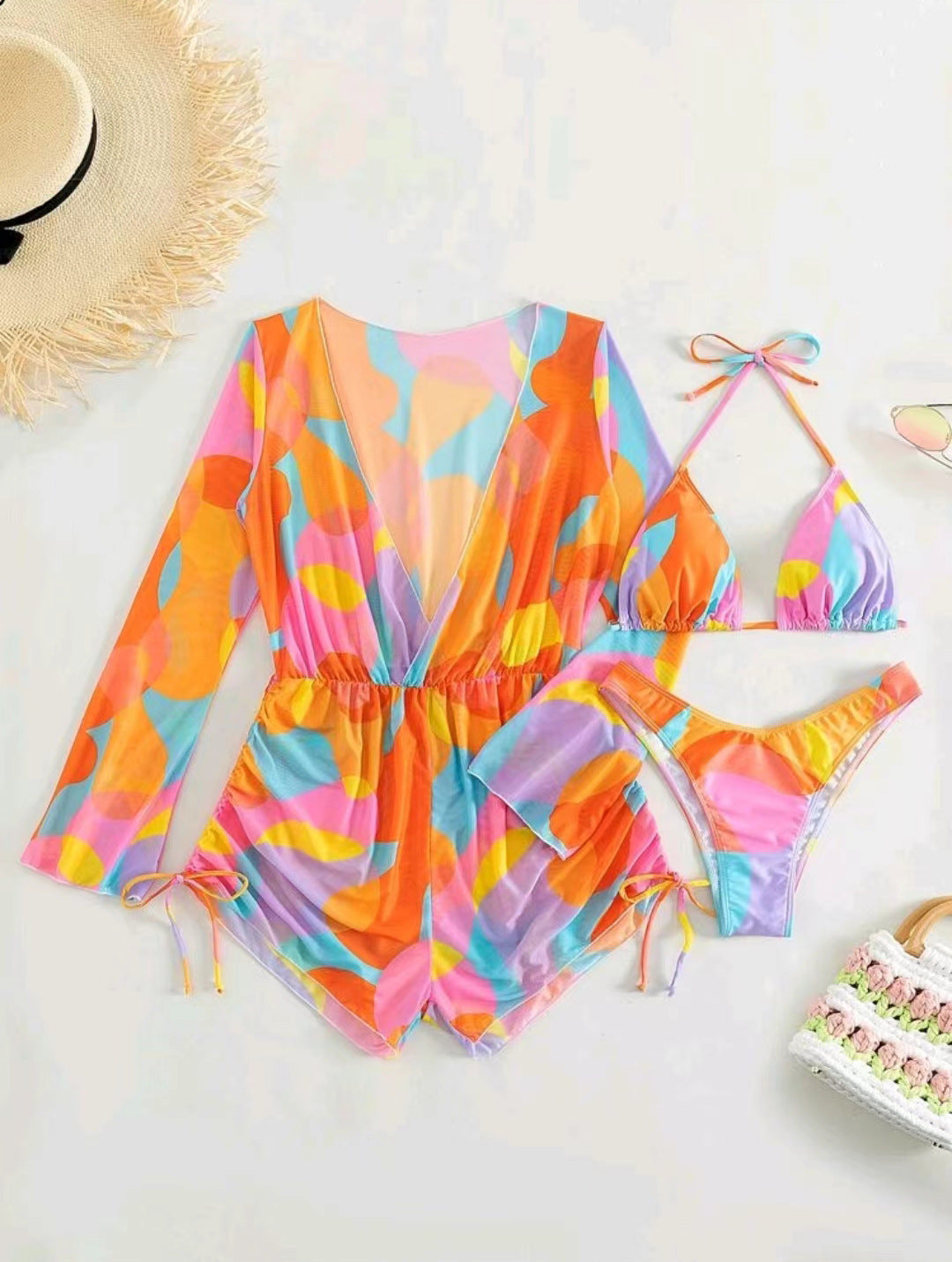 Damen Strandoutfit mit luftiger Tunika und Bikini Echo Archiv