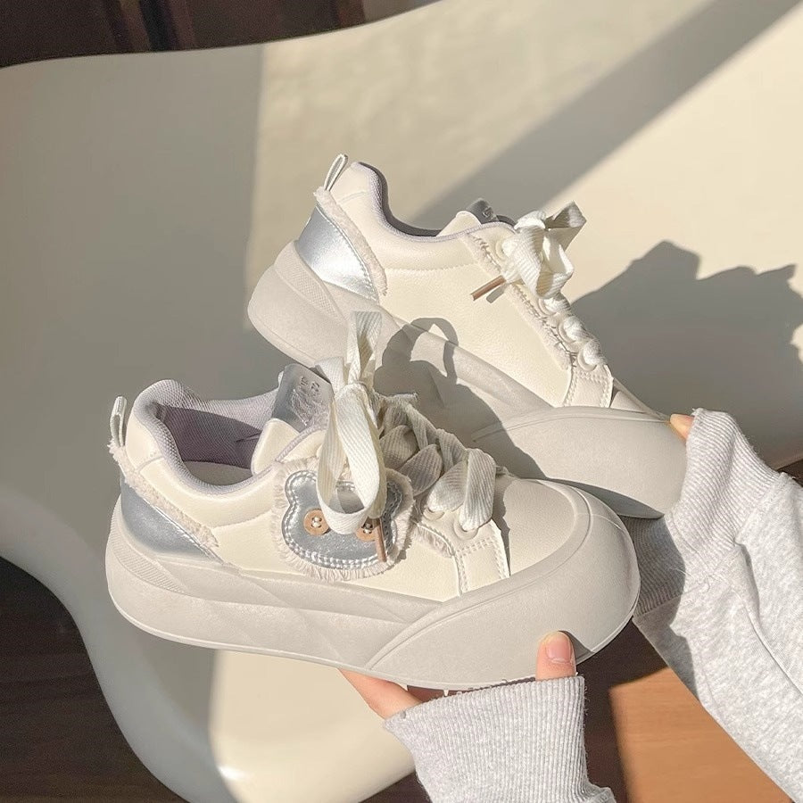 Damen Trendige Sneakers mit einzigartigem Blumen-Detail Echo Archiv