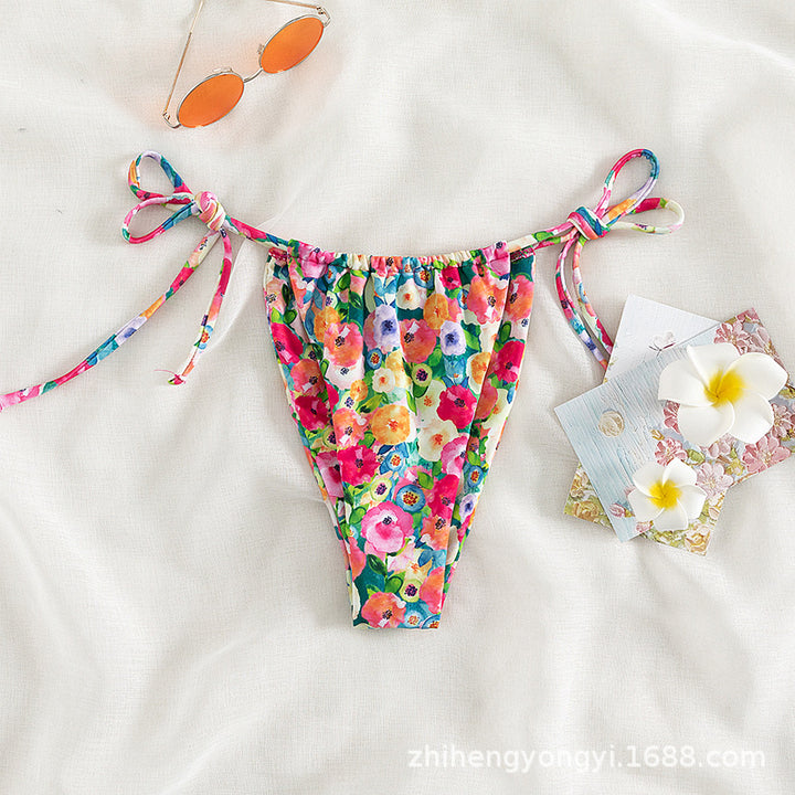 Damen Bandeau-Bikini mit verspieltem Blumendesign Echo Archiv