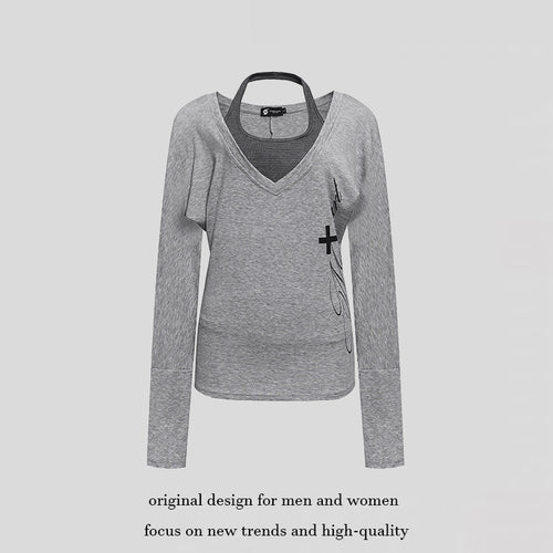 Damen Lagen-Langarmshirt mit tiefem V-Ausschnitt, Neckholder-Innenlayer und seitlichem Script-Print Echoarchiv