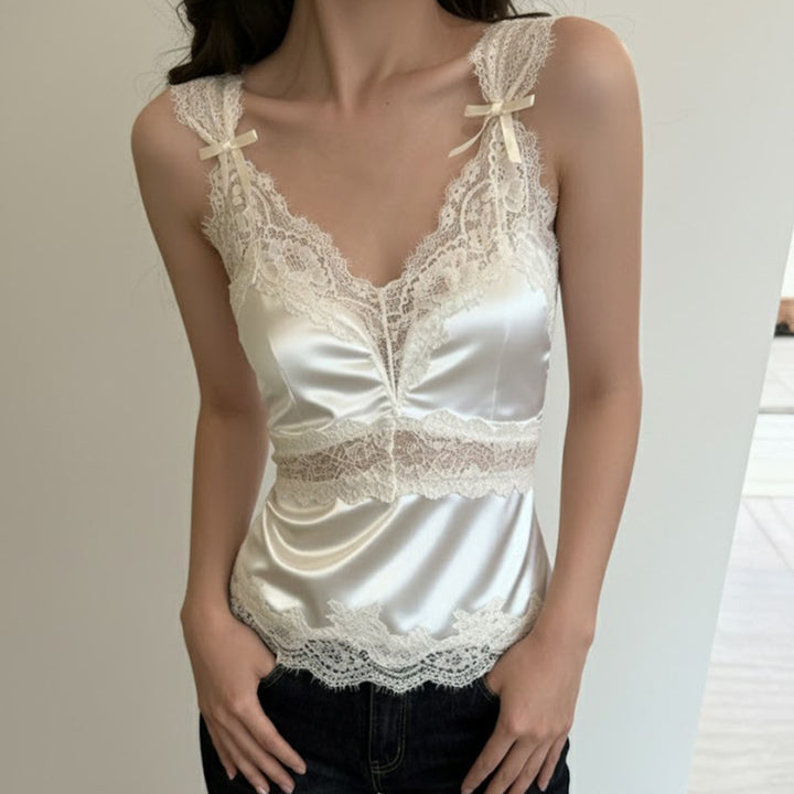Damen luxuriöses Satin-Top mit romantischen Spitzendetails Echo Archiv