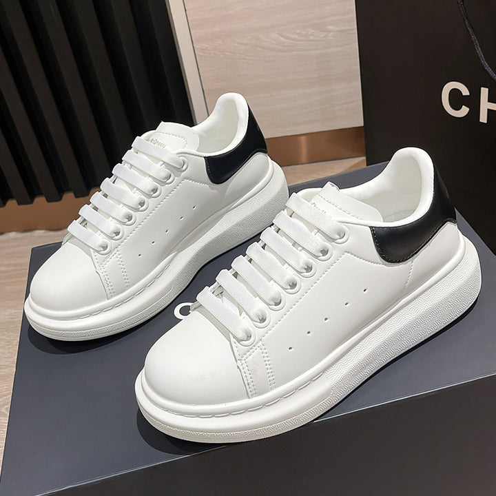 Unisex minimalistische Plateausneaker aus glattem Kunstleder mit gepolstertem Fersenkragen und dämpfender Leichtsohle – Norré