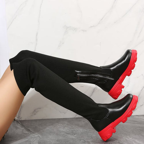 Damen Overknee-Stiefel mit zweifarbiger Plateau-Lugsohle und geripptem Strickschaft – Lioré