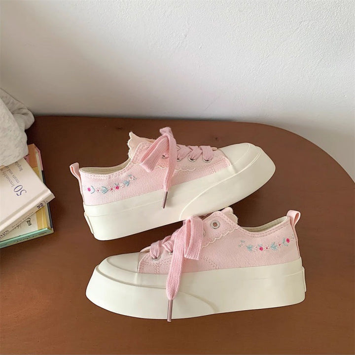 Damen Plateau-Sneaker mit floralen Applikationen und strapazierfähigem Obermaterial Echo Archiv