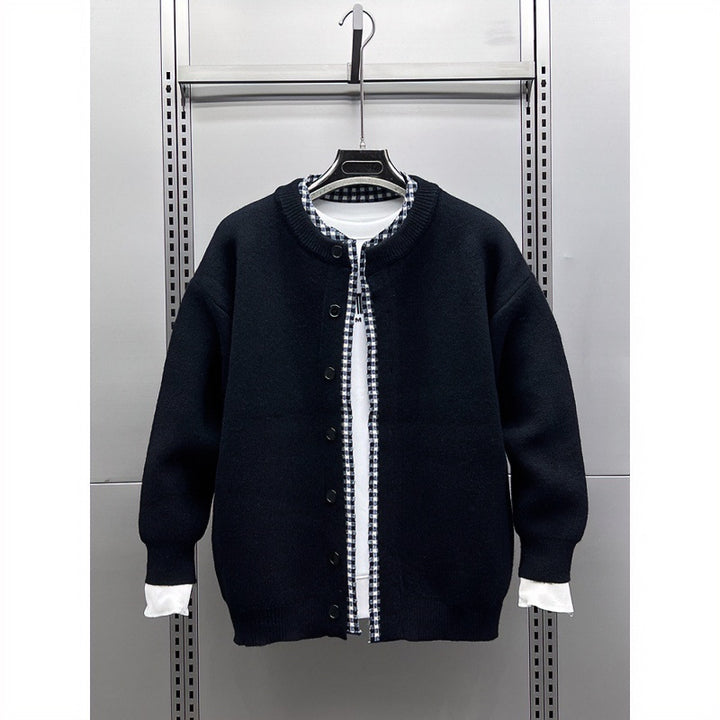Unisex Lässige Strickjacke im Layering-Look mit Rundhals und Kontrast-Karoinnenschicht Echoarchiv