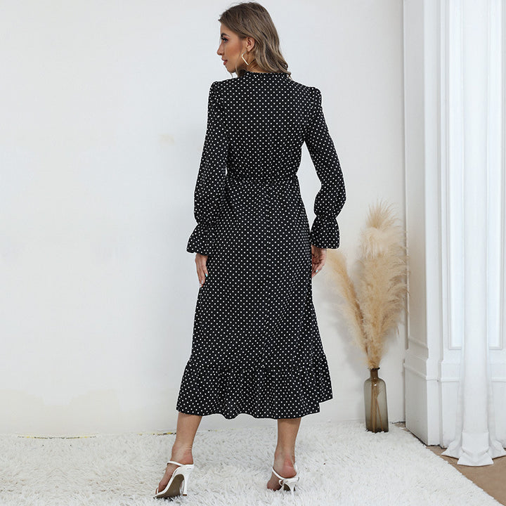 Damen Maxikleid mit Polka-Dot‑Print, geraffter Taille, Schleifenkragen und Volant-Saum Echoarchiv