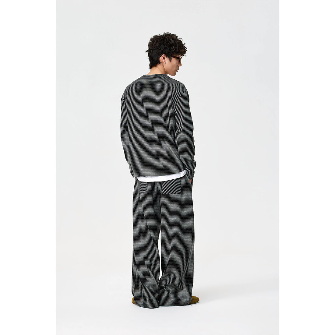 Unisex Gestreiftes Henley-Langarmshirt im Oversize-Relaxed-Schnitt mit Knopfleiste Echoarchiv