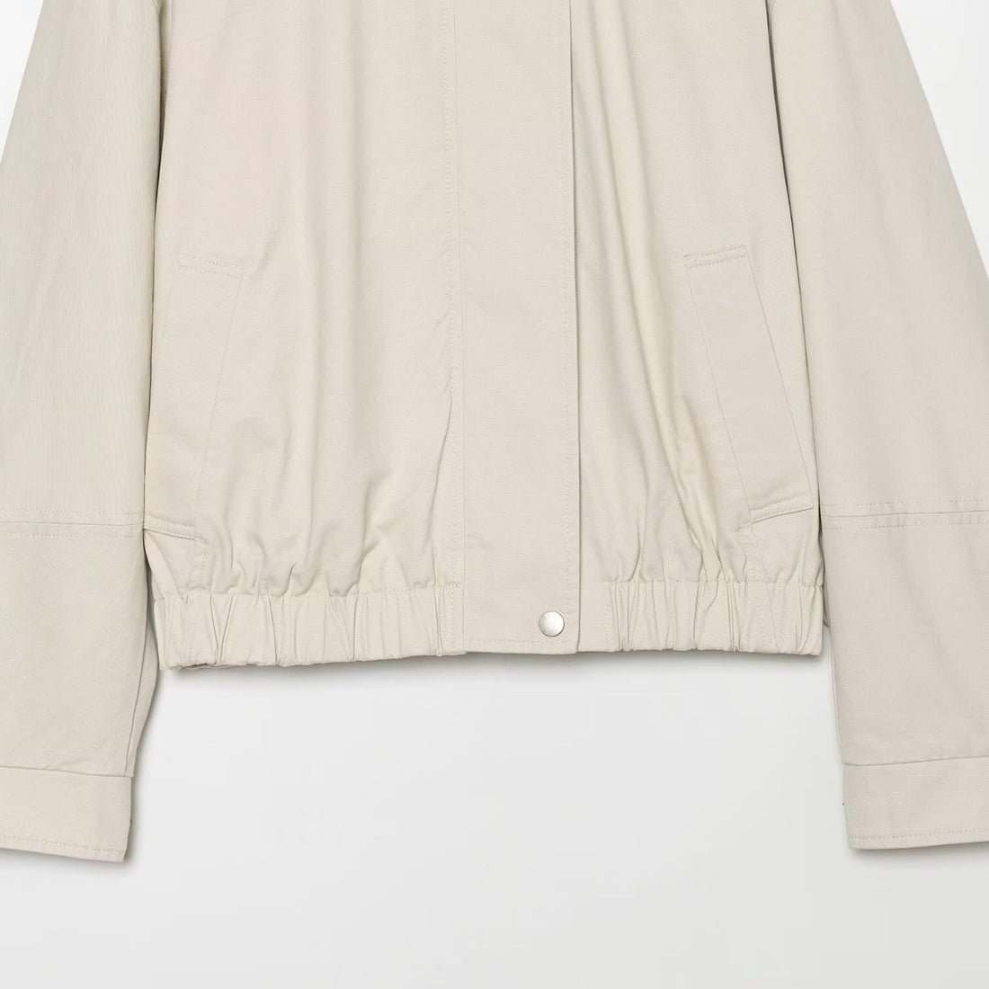 Damen Oversized Blousonjacke mit hohem Rippkragen, Druckknopfleiste und elastischem Saum Echoarchiv