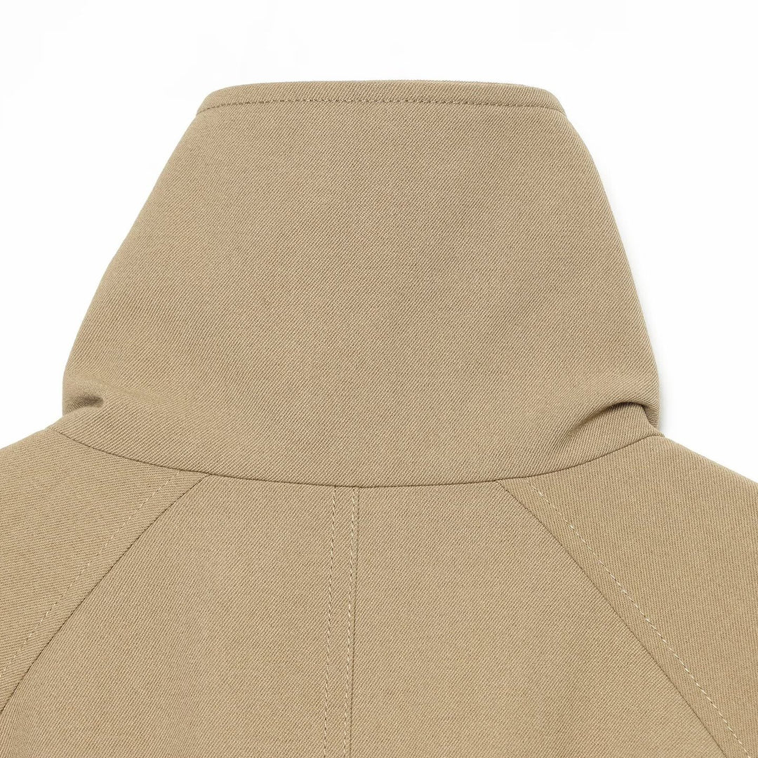 Damen Cropped Trenchjacke mit hohem Funnelkragen, Raglanärmeln und Tunnelzug‑Taillierung Echoarchiv