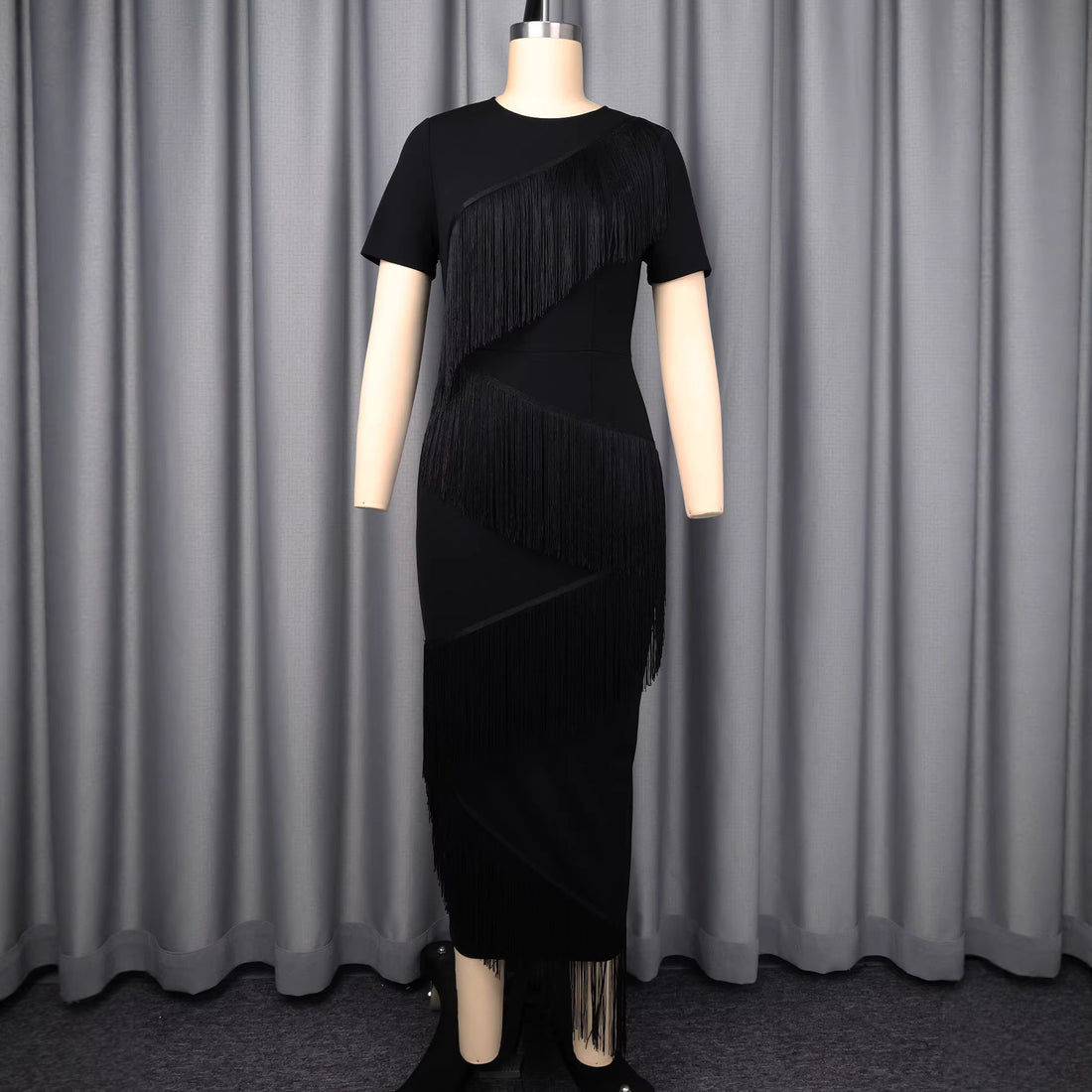 Damen Kleid mit Fransen-Detail – Élara