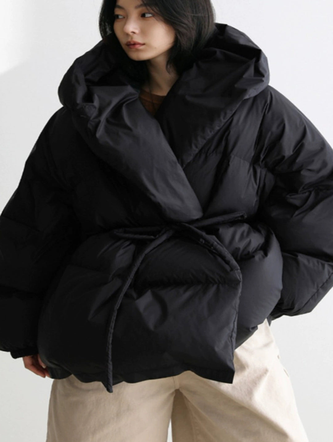 Damen Oversized Stepp-Winterjacke mit XXL-Kapuze und Kordeltaillenband – Célinea