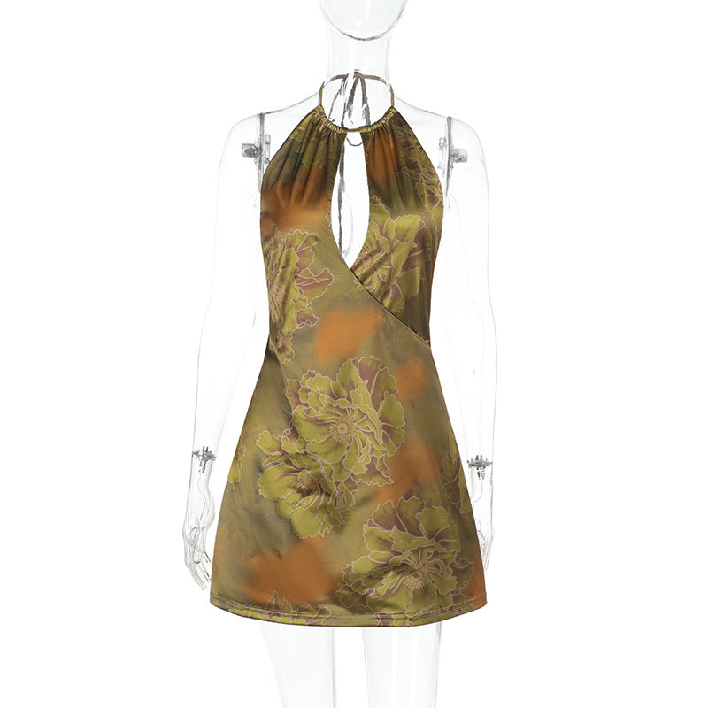 Damen Sommerliches Halterkleid mit floralen Akzenten Echo Archiv