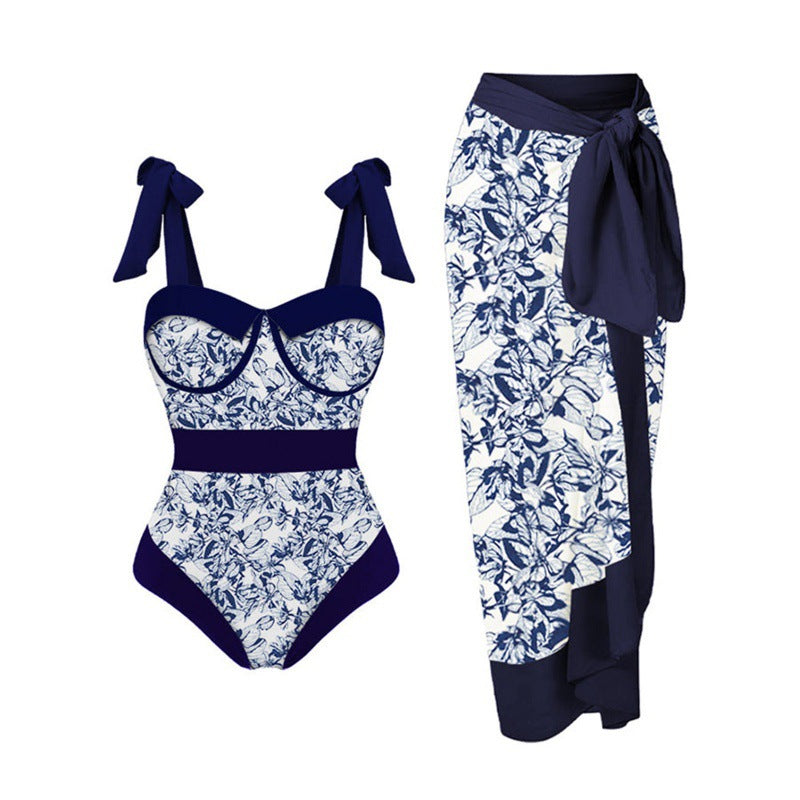 Damen Bikini-Set mit floralem Design und elegantem Überrock Echo Archiv