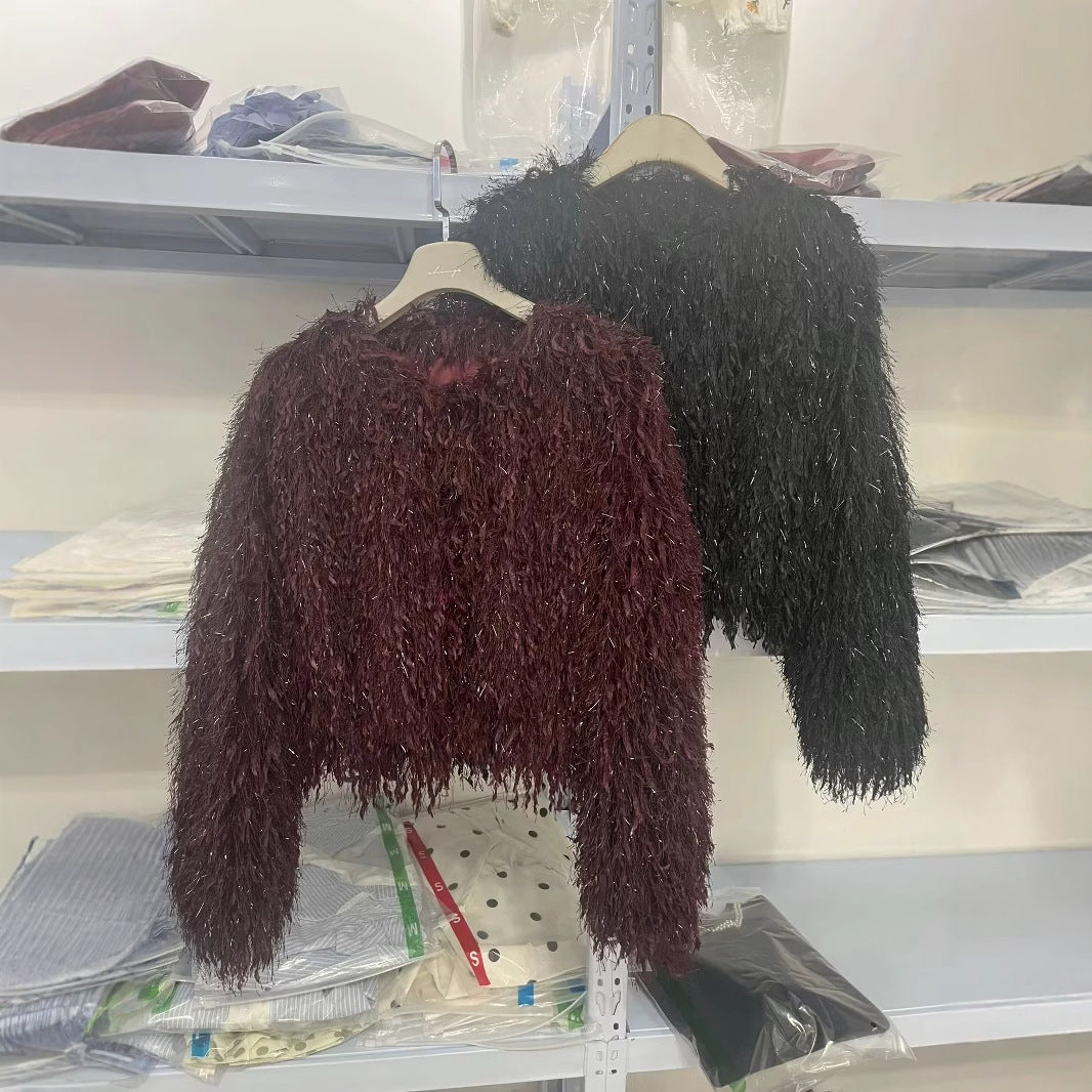 Damen kurze Kunstfelljacke mit shaggy Fransenstruktur, weicher Innenfutter und kastigem Cropped-Schnitt – Célinea