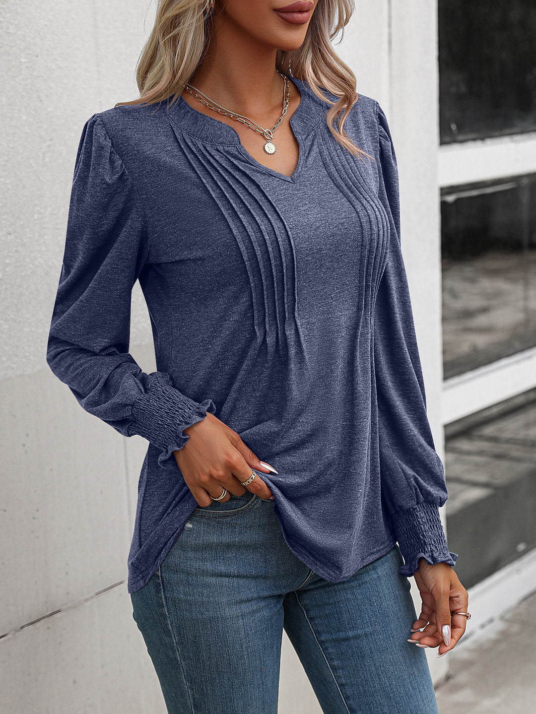 Damen nan Langarmshirt mit V-Ausschnitt, dekorativen Kellerfalten vorn und elastischen Smokbündchen Echo Archiv
