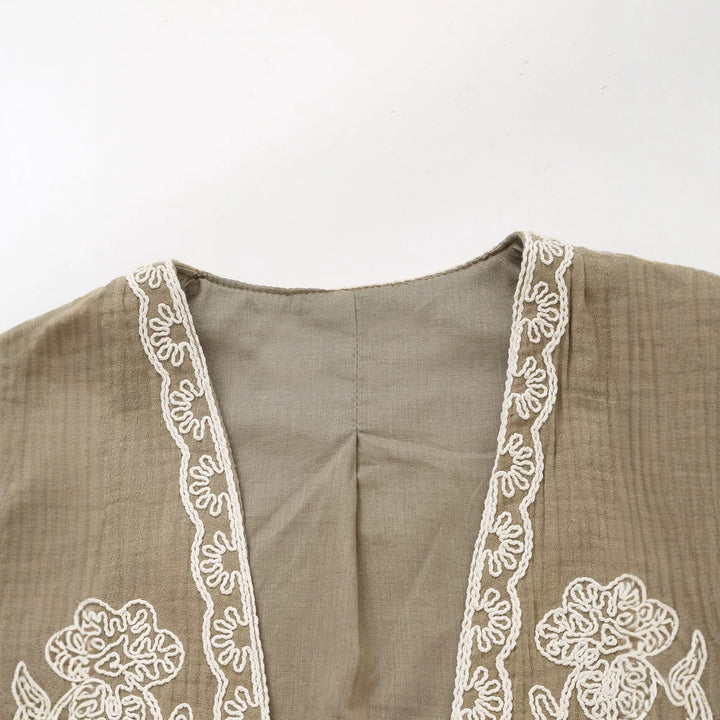 Damen Ärmellose Leinenweste mit floraler Reliefstickerei und offener Front Echoarchiv