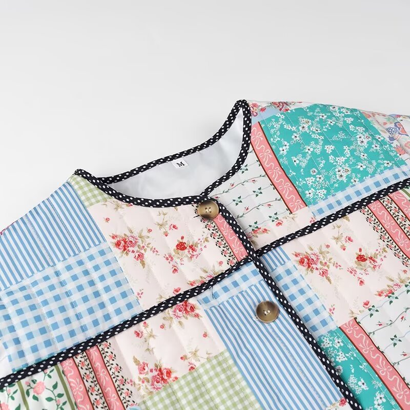 Damen gesteppte Patchwork-Quiltjacke mit Rundhalsausschnitt, Zierborte und Frontknöpfen Echo Archiv