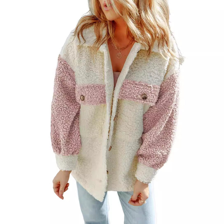 Damen nan oversized Teddy-Hemdjacke mit Kontraststreifen, aufgesetzten Brusttaschen und sichtbarer Knopfleiste Echo Archiv