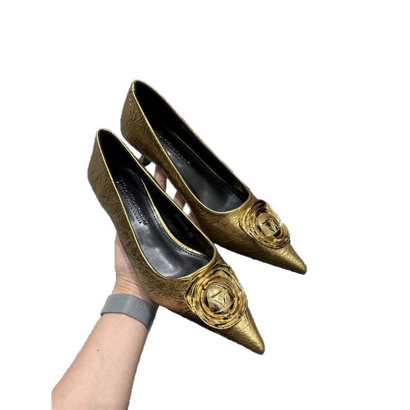 Damen Spitz zulaufende Pumps mit Metallic-Optik und Rosetten-Applikation – Lioré