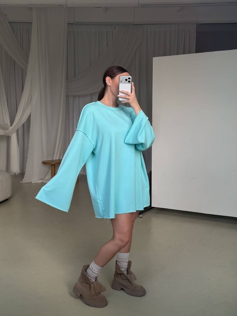 Damen Oversized Sweaterkleid mit weiten Trompetenärmeln – Mavelle