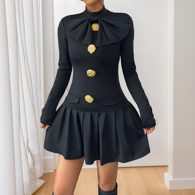Damen Elegantes Kleid mit voluminösem Rock und kunstvollen Knöpfen Echo Archiv